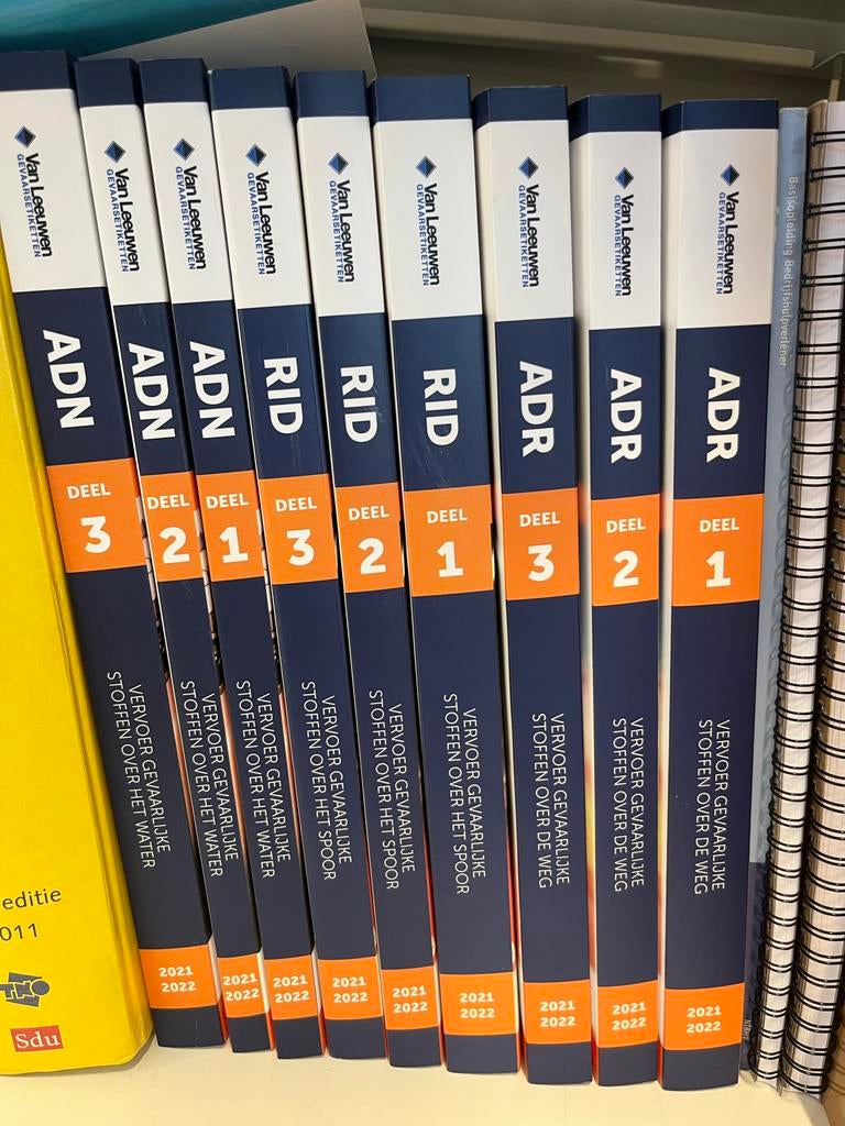 ADR/RID/ADN Boeken - Vervoer Gevaarlijke Stoffen, Boeken, Ophalen of Verzenden, Gelezen, MBO