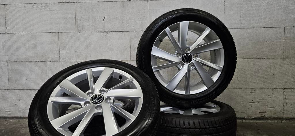 17" VW Caddy / Touran originele velgen zomerbanden nieuw, Gebruikt, Banden en Velgen, 17 inch, V