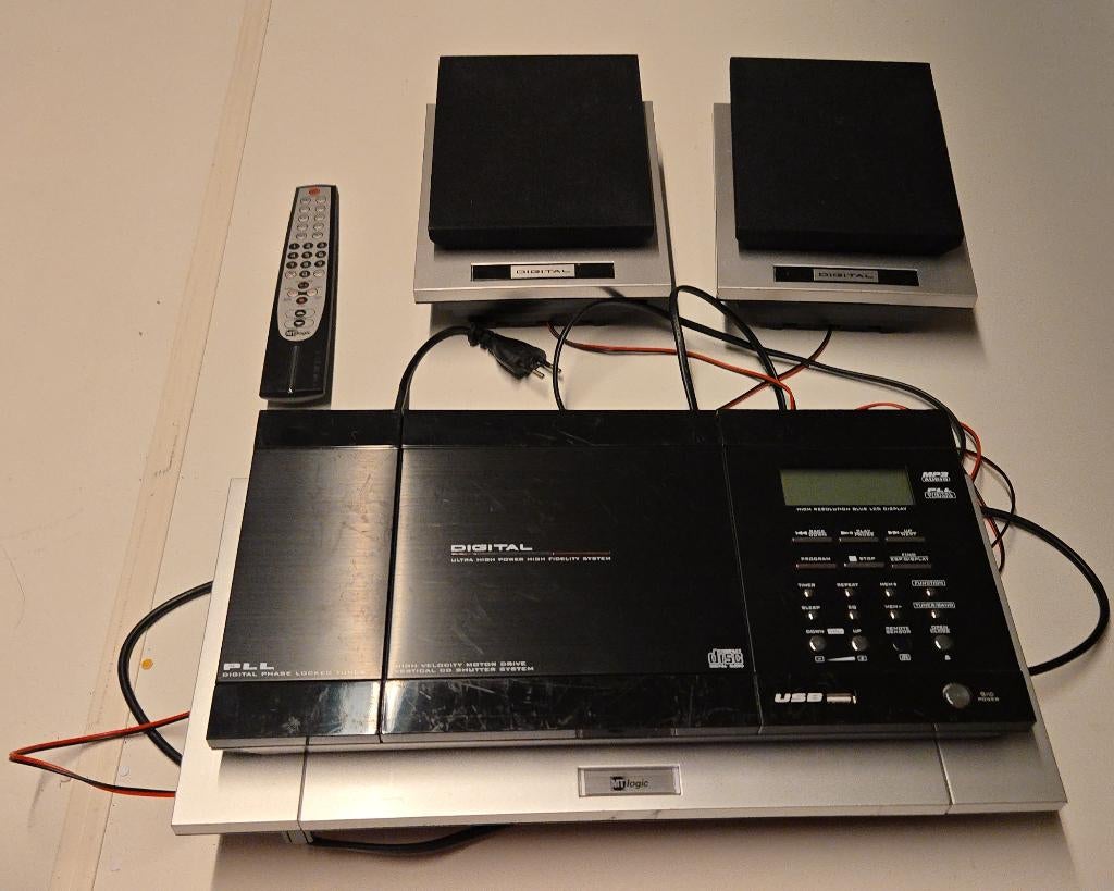 Radio/CD speler wandmontage+afstandbediening, Ophalen of Verzenden, Gebruikt, Radio, Met cd-speler