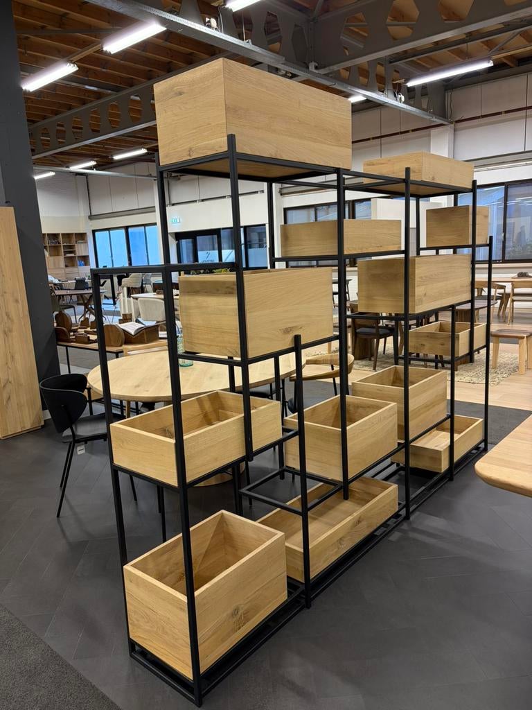 Roomdivider / stellingkast (2 stuks beschikbaar), Ophalen, Zo goed als nieuw