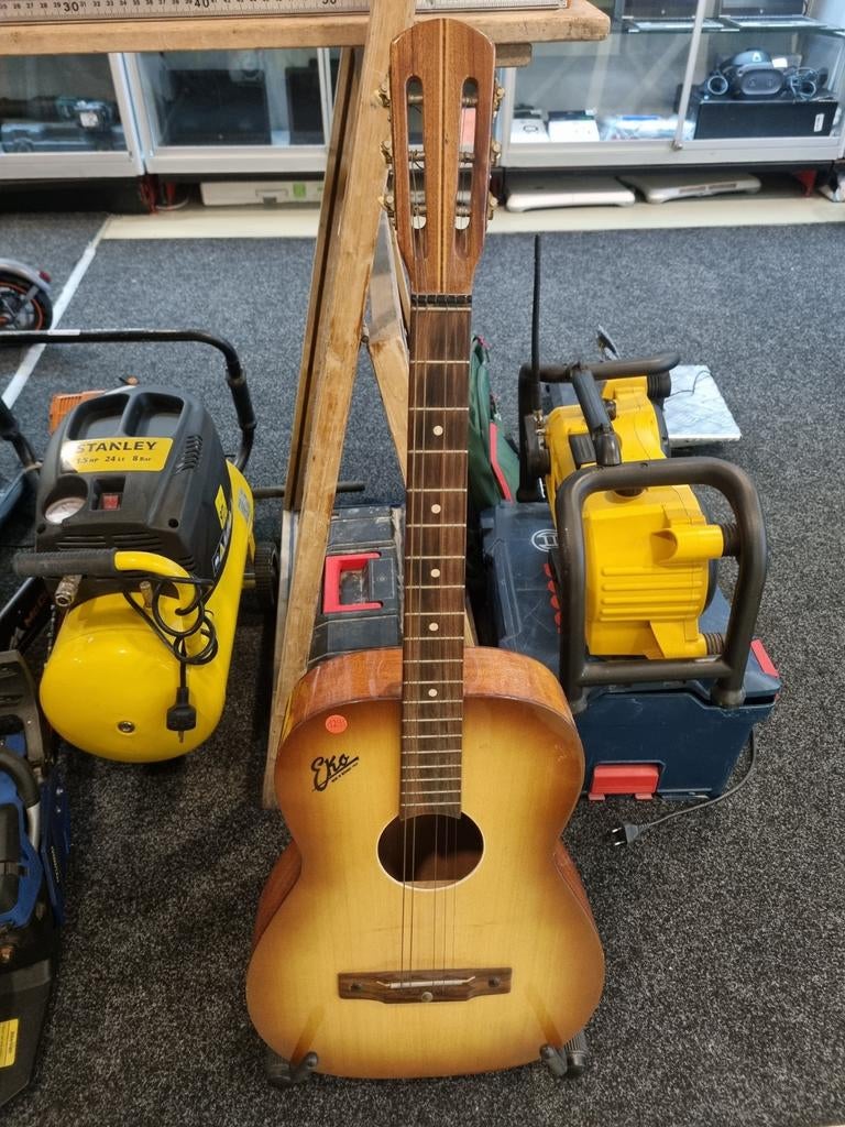 Eko P2 guitar, Muziek en Instrumenten, Ophalen of Verzenden, Gebruikt, Klassieke of Spaanse gitaar