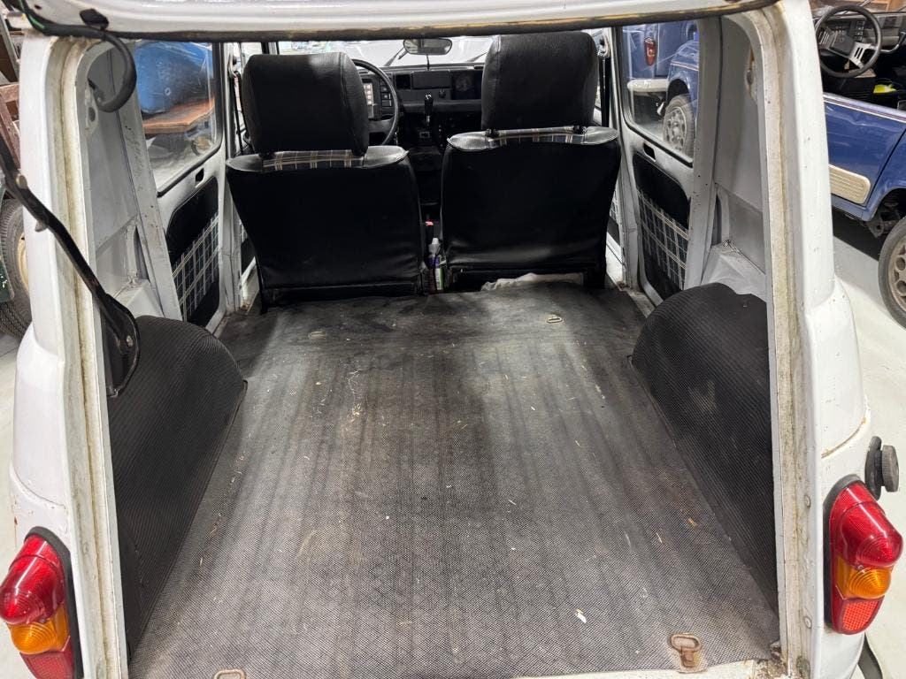 Renault 4 R4 APK APRIL 2028, foto 5
