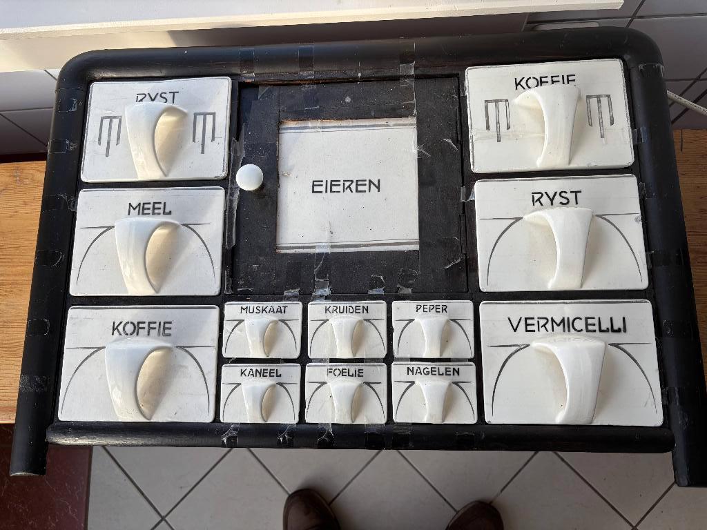 Vintage Kruidenrek, Ophalen