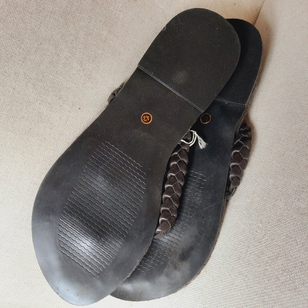 HEMA teen slippers donker bruin leer maat 42 - nieuw -, Kleding | Dames, Bruin, Nieuw, Ophalen of Verzenden, Hema