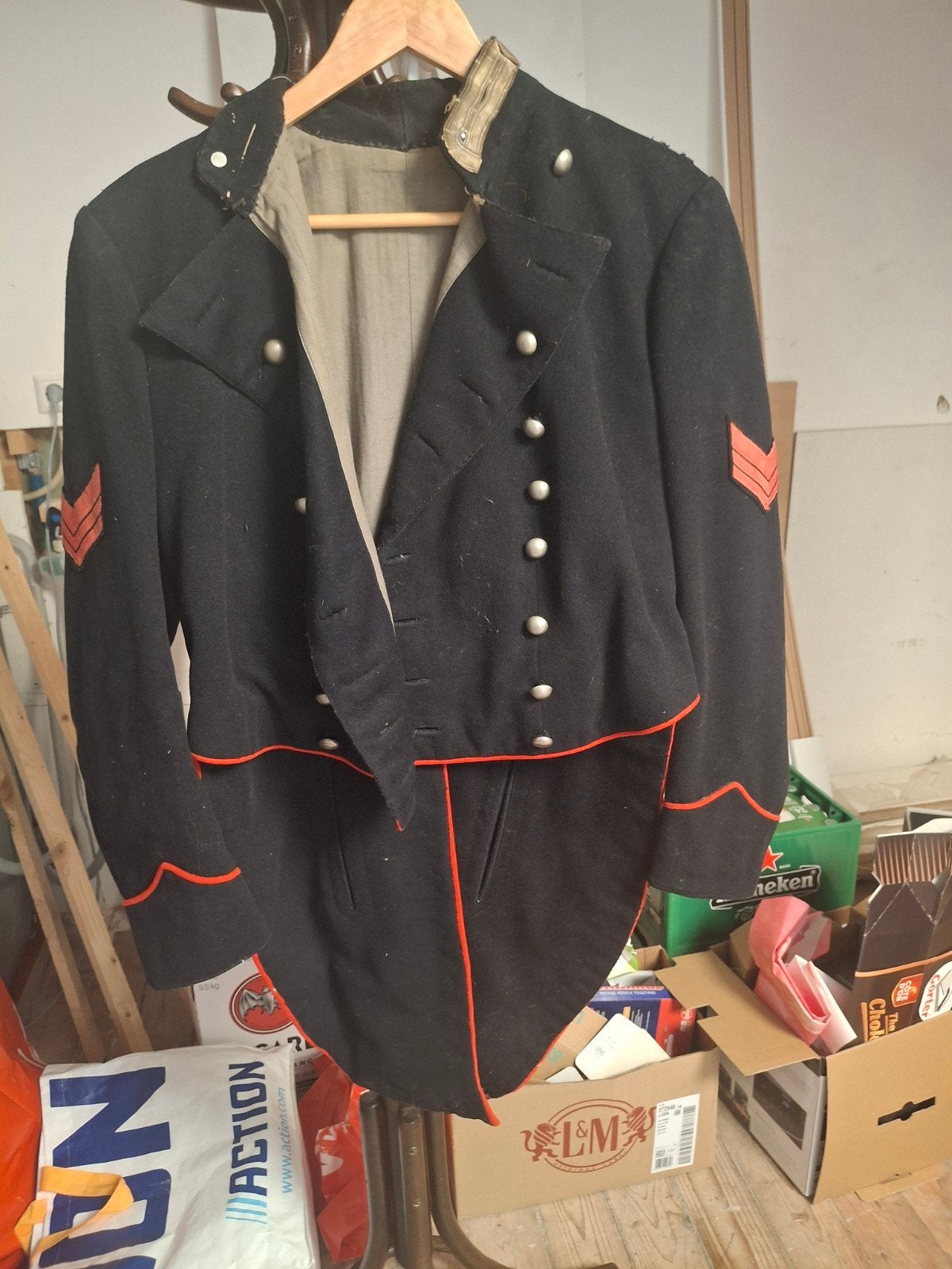 uniformjasje, Ophalen