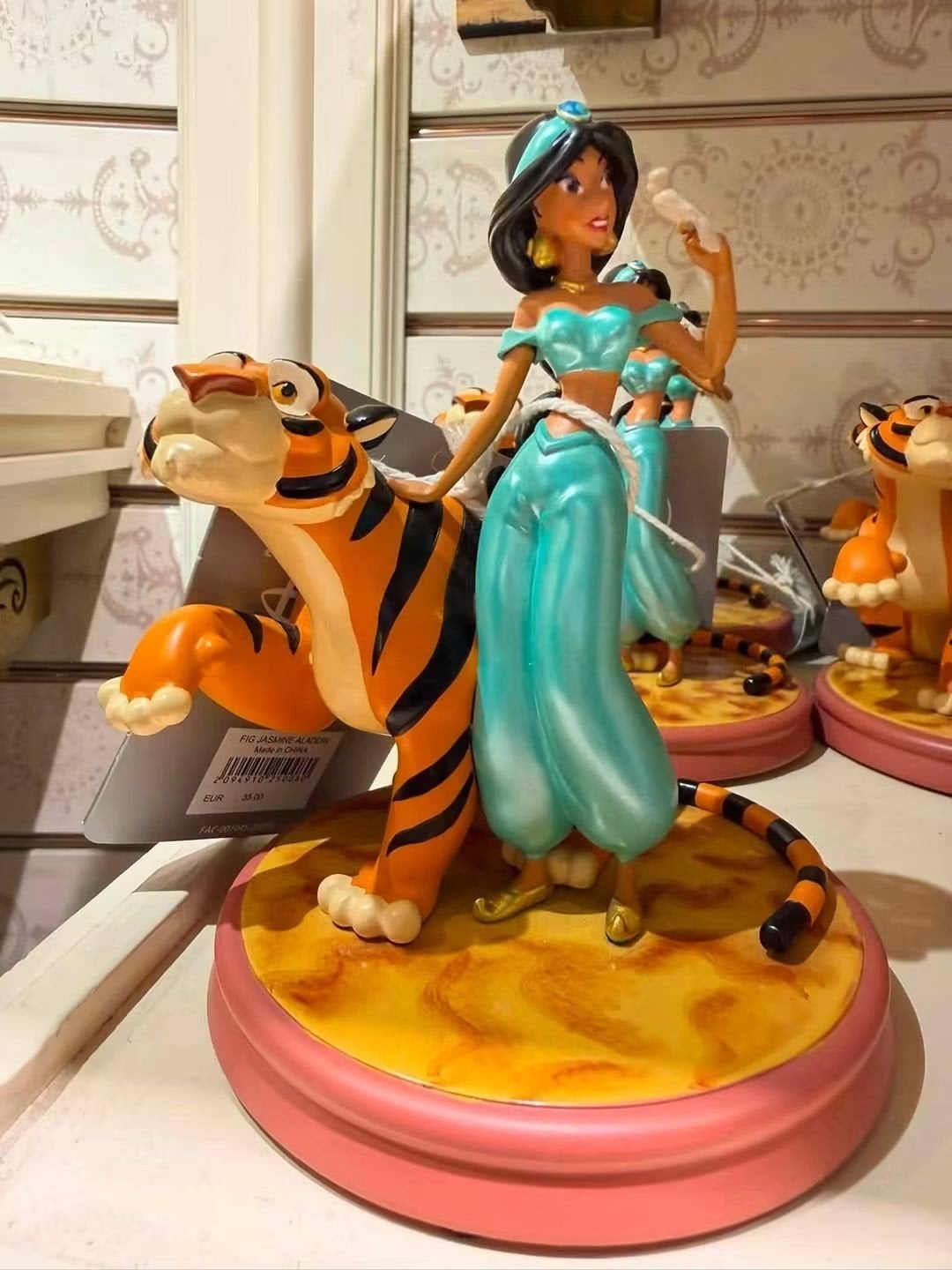 Disneyland Parijs beeldje Jasmine en Rajah, Verzamelen, Ophalen of Verzenden, Overige figuren, Nieuw, Beeldje of Figuurtje