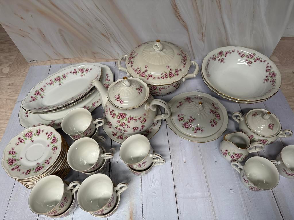 MZ Czechoslovakia Servies - Rozenpatroon - 40+ Delen, Antiek en Kunst, Antiek | Servies compleet, Ophalen of Verzenden