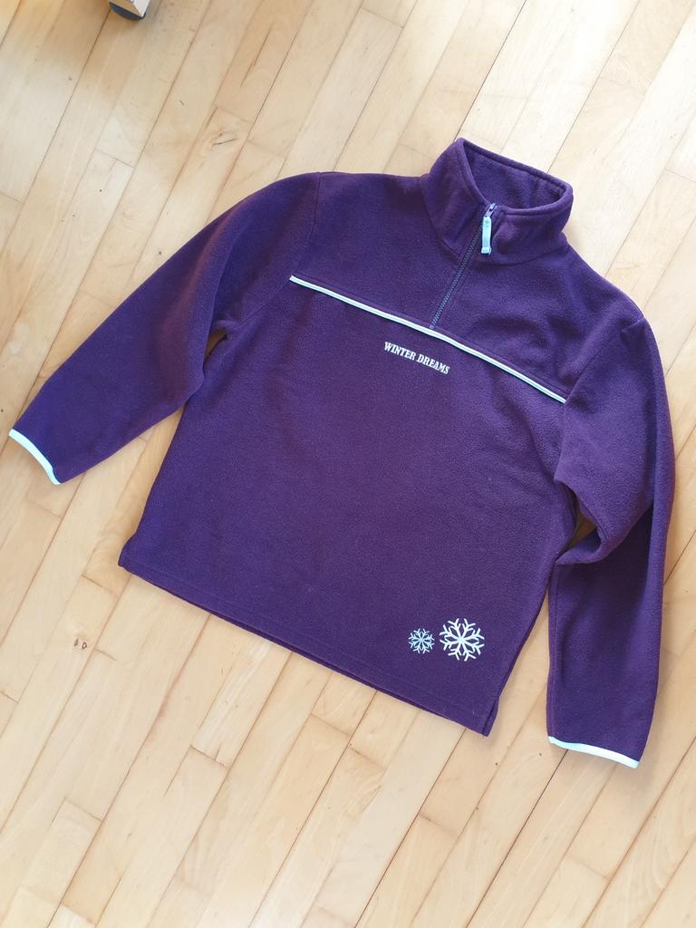 Leuke fleece trui, Ophalen, Gedragen, Rood