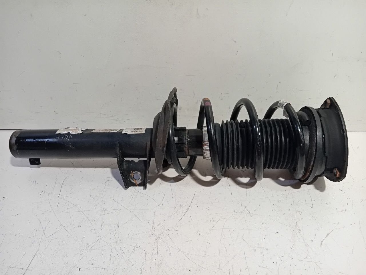 Veerpoot links voor Volkswagen Golf, Onderdelen@venauto.nl, Van der Ven Autorecycling B.V., Gebruikt, Ettenseweg 76, 4706 PB Roosendaal, The Netherlands