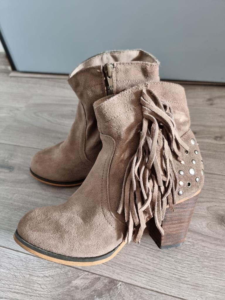 Mooie dames enkellaarzen Reserved, maat 37 (UB3), Ophalen of Verzenden, Zo goed als nieuw, Zwart