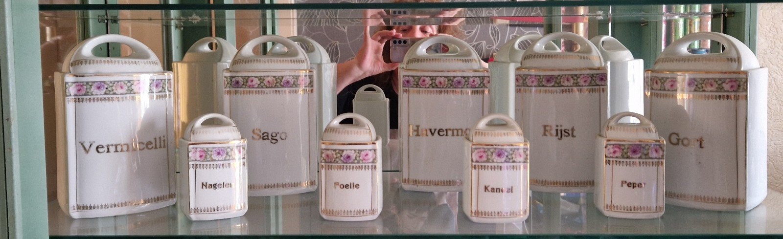 Voorraadpotten van keramiek., Ophalen