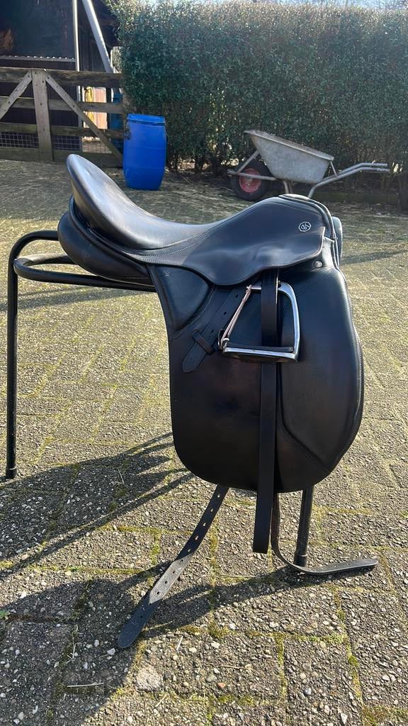 Kieffer dressuur zadel, Dieren en Toebehoren, Paarden en Pony's | Zadels, Ophalen, Zo goed als nieuw, Dressuur