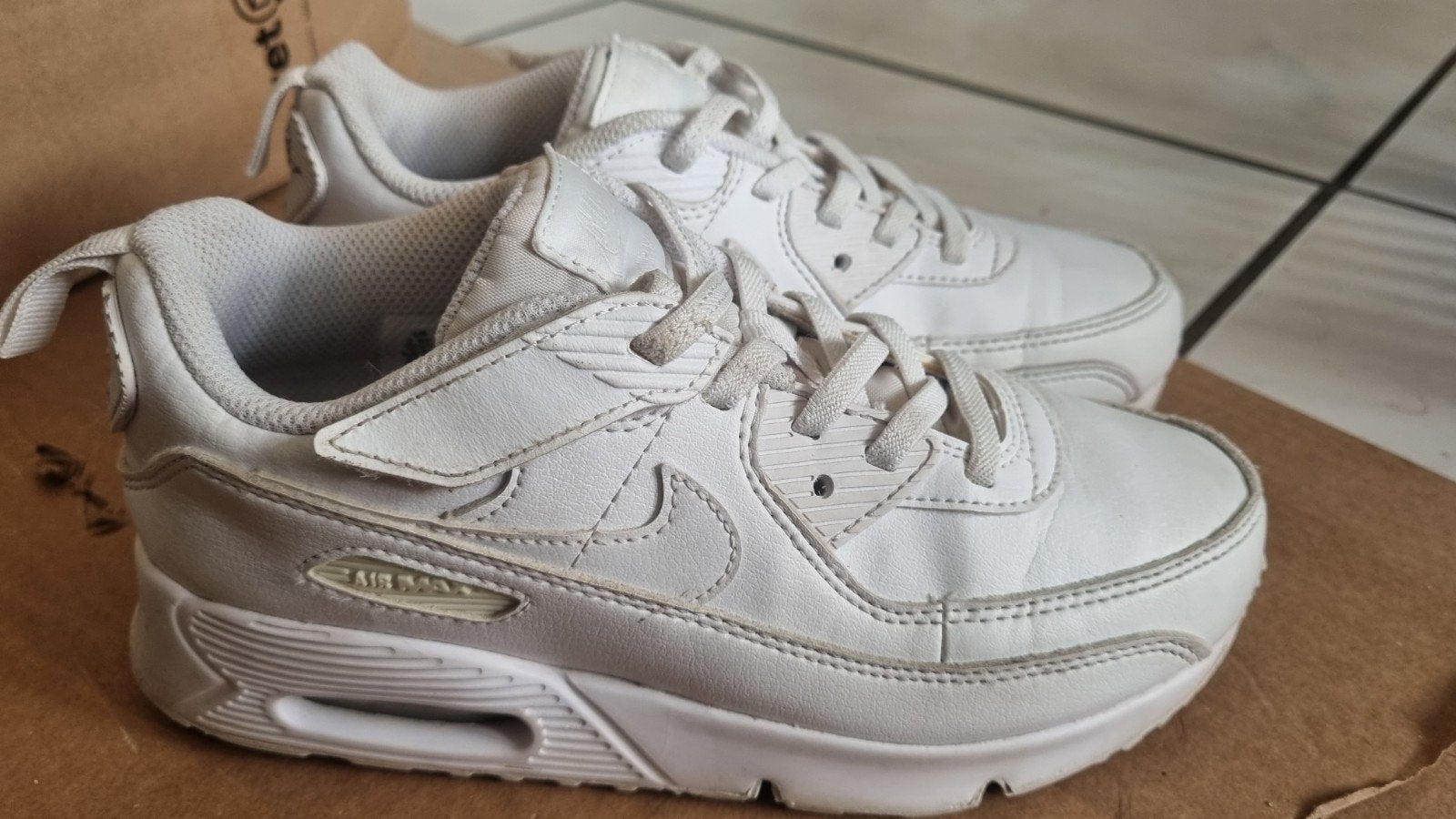 Nike Air Max 90 Maat 34, Kinderen en Baby's, Kinderkleding | Schoenen en Sokken, Verzenden, Zo goed als nieuw, Nike, Jongen of Meisje