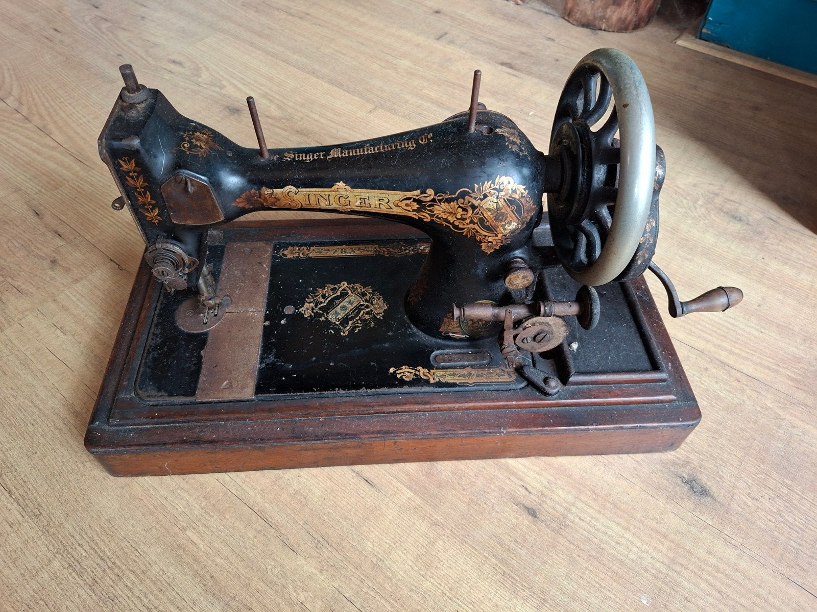 Antieke Singer Naaimachine met Accessoires, Ophalen
