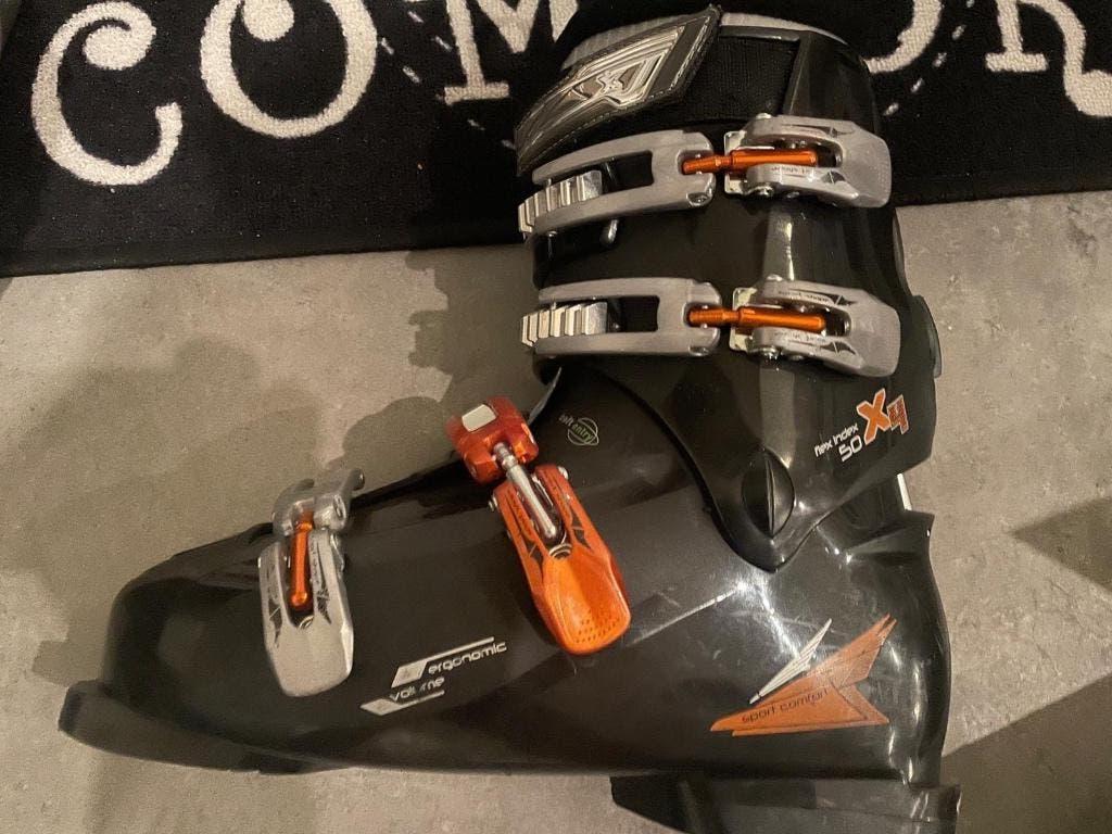 Skischoenen maat 44 inclusief tas, Sport en Fitness, Skiën en Langlaufen, Overige merken, 160 tot 180 cm, Gebruikt, Schoenen