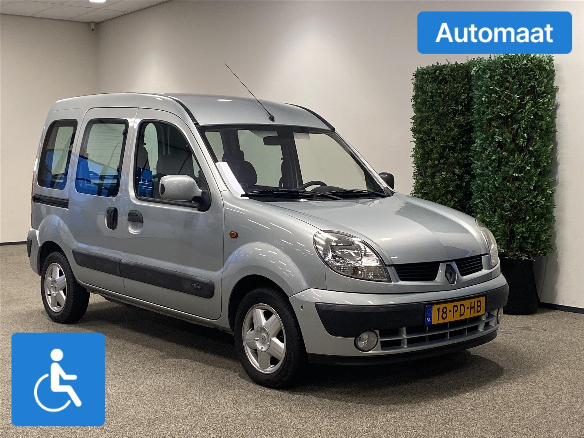 Renault Kangoo Rolstoelauto Automaat 3+1 (airco), Auto's, Automaat, Gebruikt, Leder en Stof, 49 €/maand