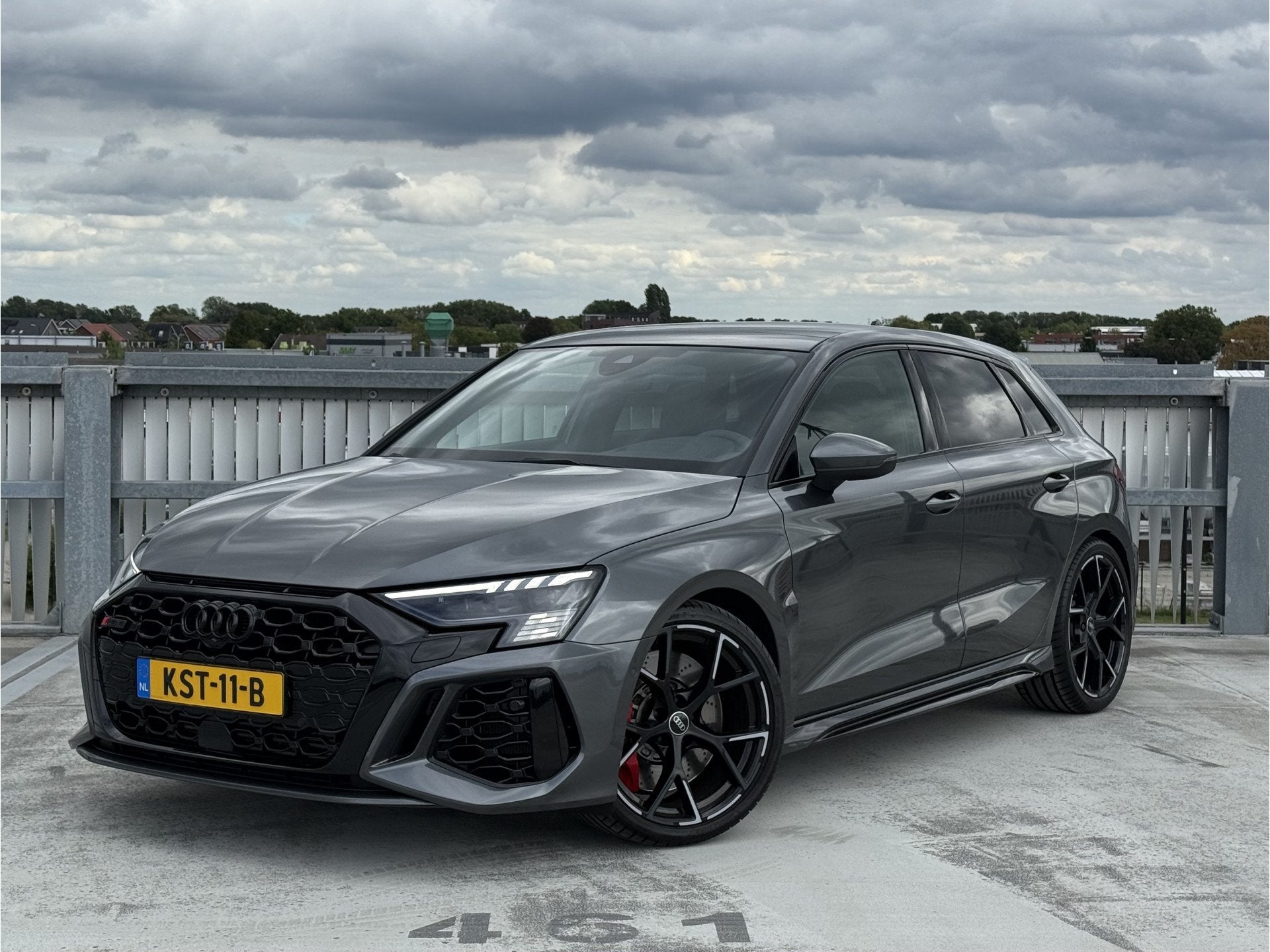 Audi RS3 2.5 TFSI | Pano | B&O | DCC | RS-interieur | HUD, Automaat, Dealer onderhouden, Gebruikt, RS3