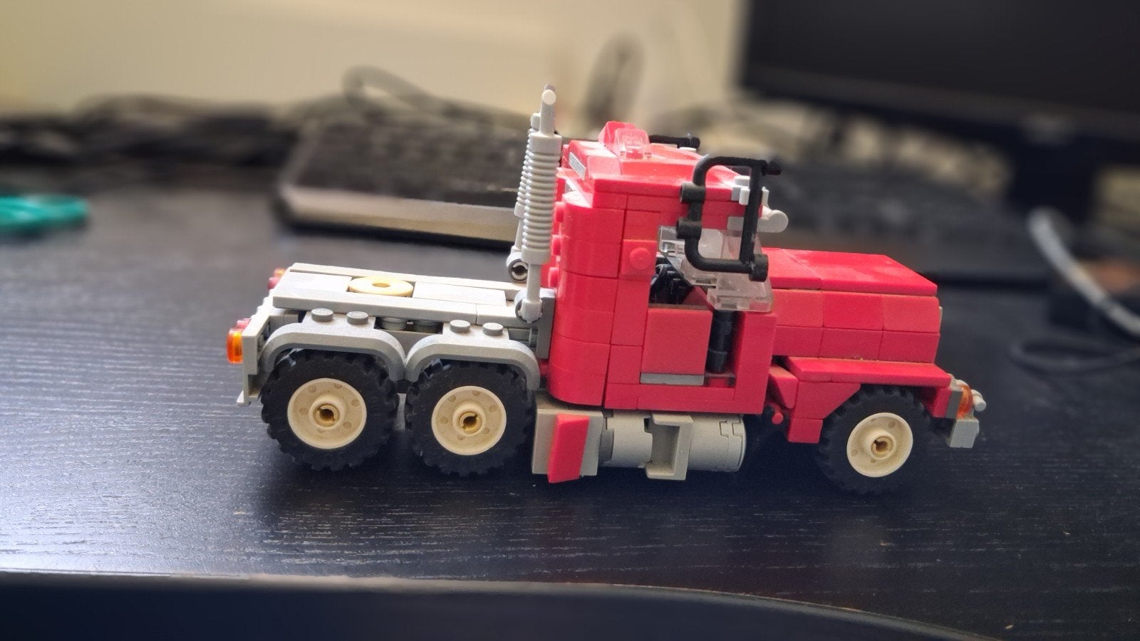 Zelfgemaakte LEGO truck - Goede staat, Kinderen en Baby's, Speelgoed | Duplo en Lego, Ophalen of Verzenden, Gebruikt, MOC (eigen creatie)