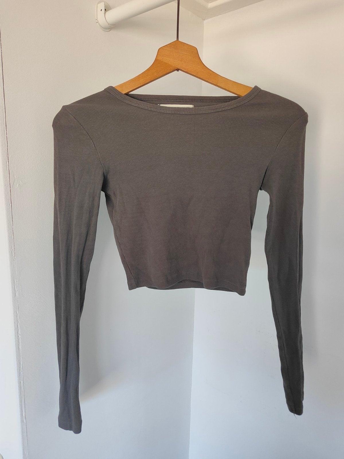 Pull&Bear geribbelde croptop met lange mouwen, Kleding | Dames, T-shirts, Gedragen, Maat 34 (XS) of kleiner, Grijs, Lange mouw