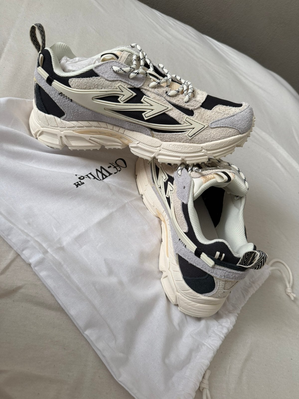 Off White “be right back” maat 42 - NIEUW, Kleding | Heren, Schoenen, Ophalen of Verzenden, Zo goed als nieuw, Zwart