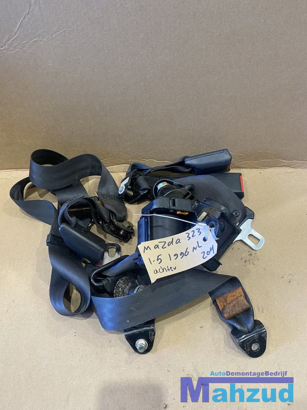 MAZDA 323 F links rechts achter gordel 1994-1998, Auto-onderdelen, Gebruikt, Shinchi, Fuchu-Cho 3-1
730-8670  Hiroshima, Mazda Motor Corporation