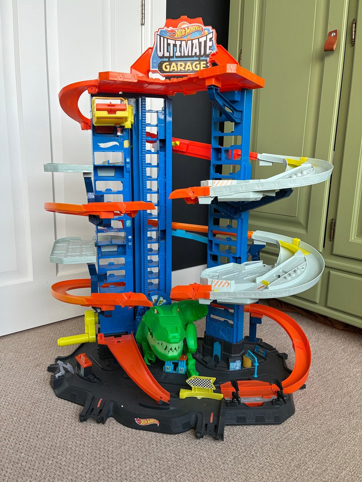 Hot Wheels Ultimate Garage met T-Rex - Zo goed als nieuw, Ophalen, Gebruikt, Jongen of Meisje