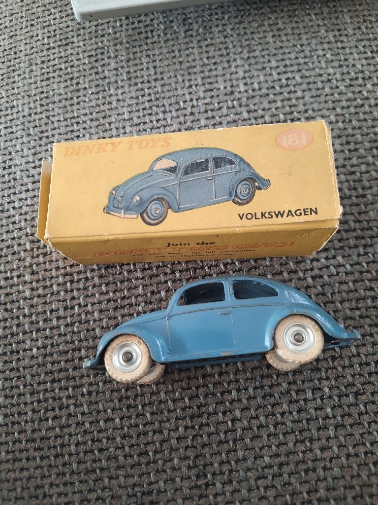 Dinky Toys. Volkswagen kever. 181. Met doosje, Ophalen of Verzenden, Zo goed als nieuw, Auto, Dinky Toys