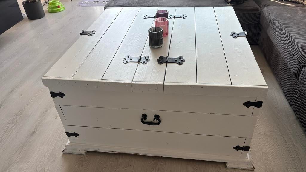 Witte dekenkist met metalen beslag, Gebruikt, 100 tot 150 cm, Ophalen of Verzenden, 100 tot 125 cm