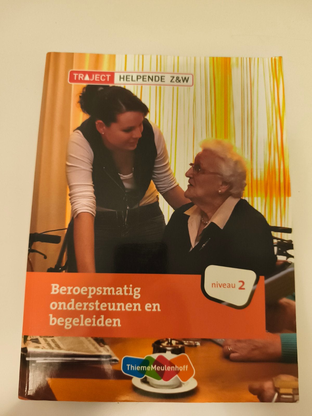 TRAJECT HELPENDE Z&W Beroepsmatig ondersteunen en begeleiden, Boeken, Ophalen of Verzenden, Zo goed als nieuw, MBO, Gamma