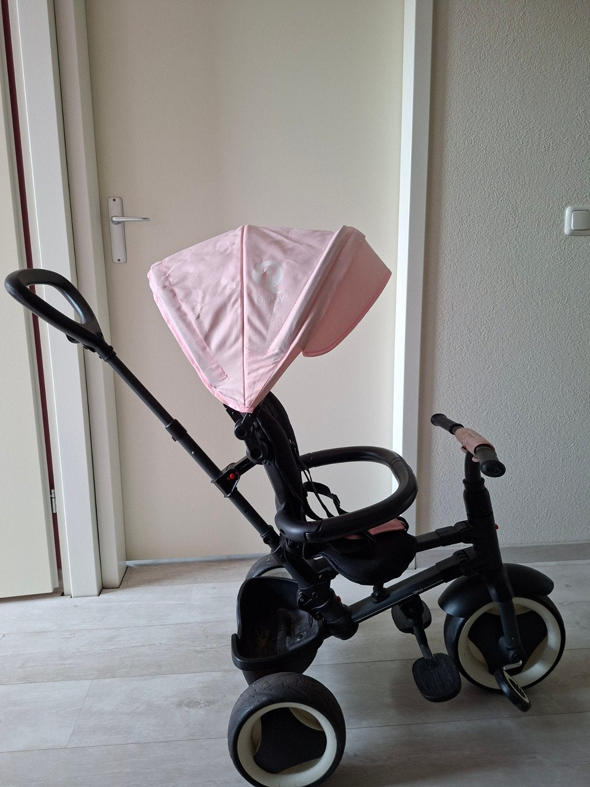 Qplay rito driewieler met duwstang Roze, Ophalen, Gebruikt, Duwstang