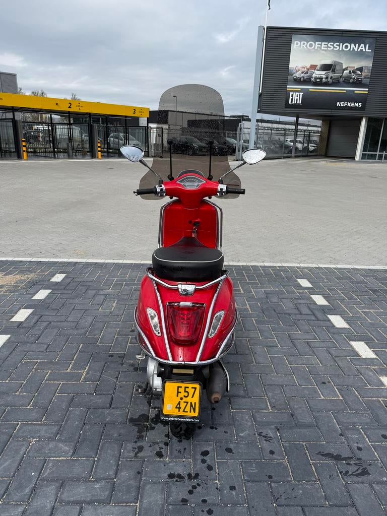 Vespa Sprint 2015 - Rode Scooter, Ophalen, Gebruikt, Overige modellen, Maximaal 45 km/u