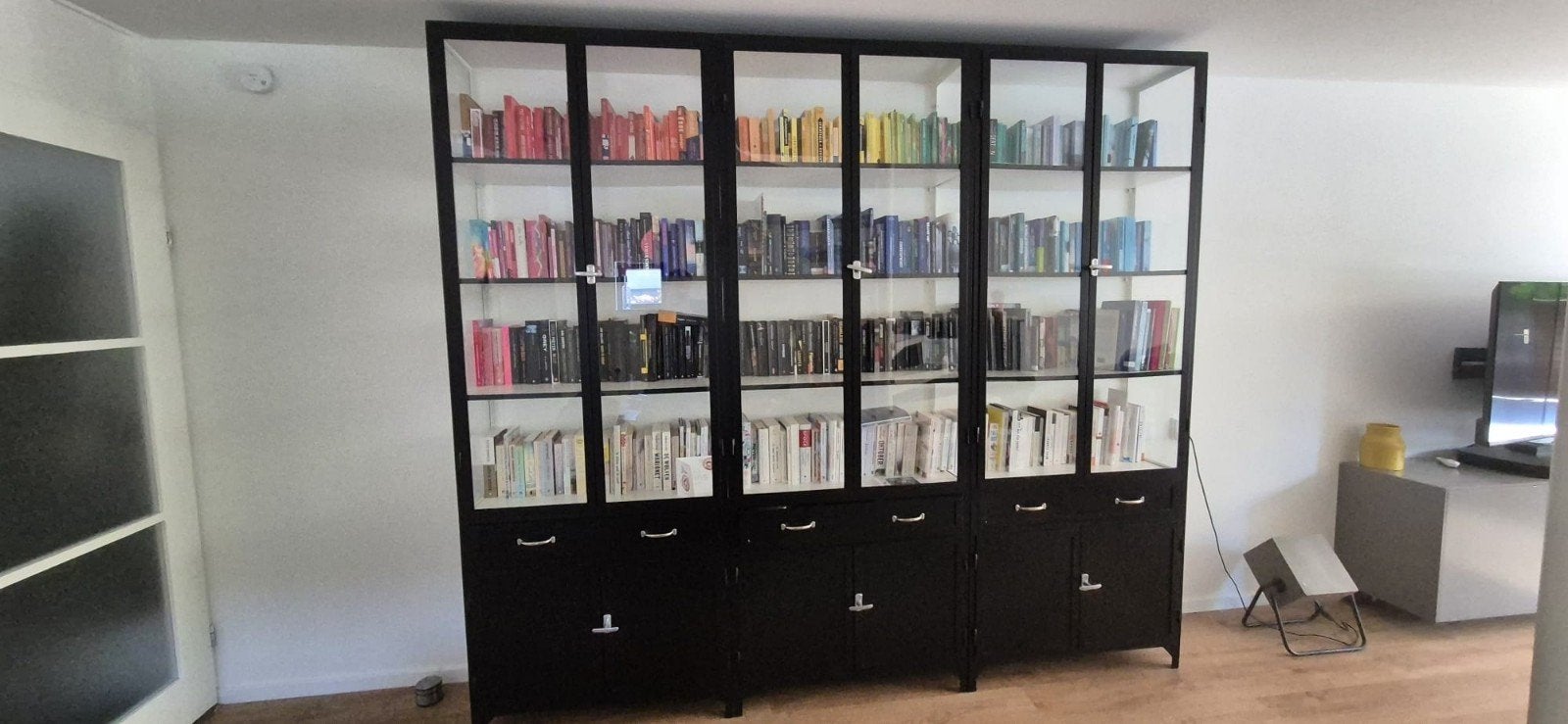 Old-basics zwart stalen apothekerskast 300x45x240cm, Ophalen, Met deur(en), 200 cm of meer, Glas