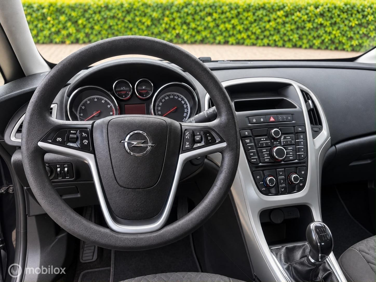 Foto 13 van Opel Astra 1.4 120pkAircoTrekhaakCruiseParkeersensorVelgen