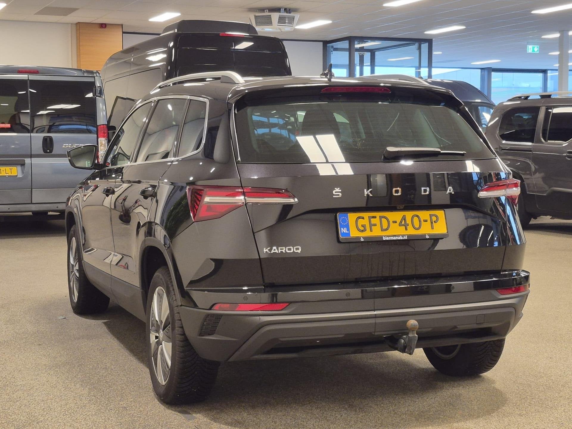 Skoda Karoq 1.0 TSI Greentech 110pk, Auto's, Voorwielaandrijving, Stof, Gebruikt, Zwart
