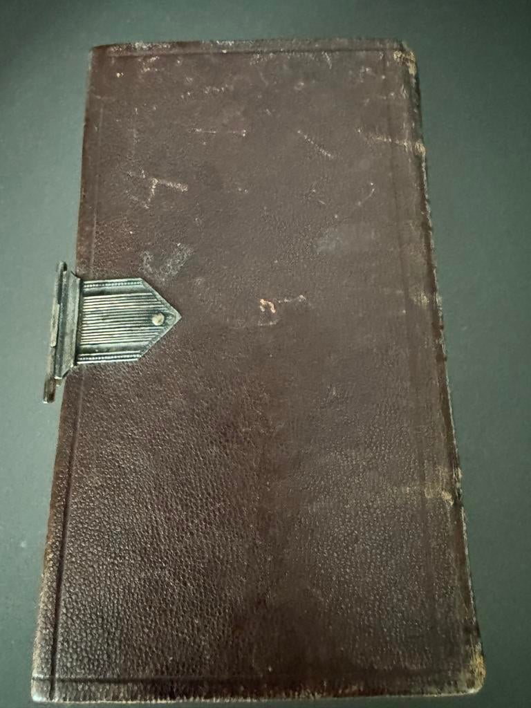 Antieke bijbel met zilver slot, Verzenden