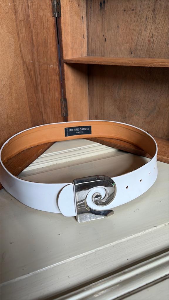 Pierre Cardin witte vintage riem, Kleding | Dames, Riemen en Ceinturen, Ophalen of Verzenden, Zo goed als nieuw, Wit
