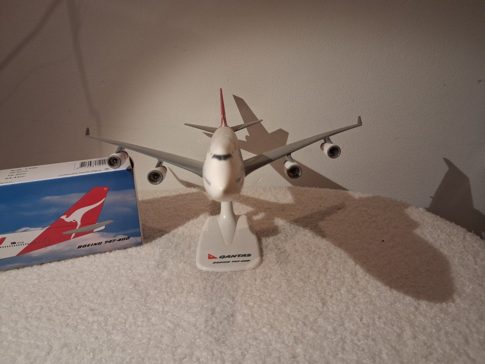 Boeing 747-400 Qantas schaalmodel, Hobby en Vrije tijd, Overige merken, 1:200 of kleiner, Ophalen of Verzenden, Zo goed als nieuw