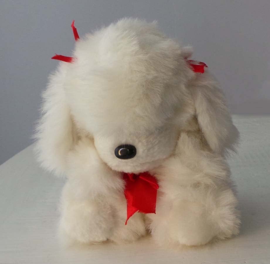 HOND met rode strikjes aan oren en om het nekje, Ophalen of Verzenden, Zo goed als nieuw, Hond, Wasbaar