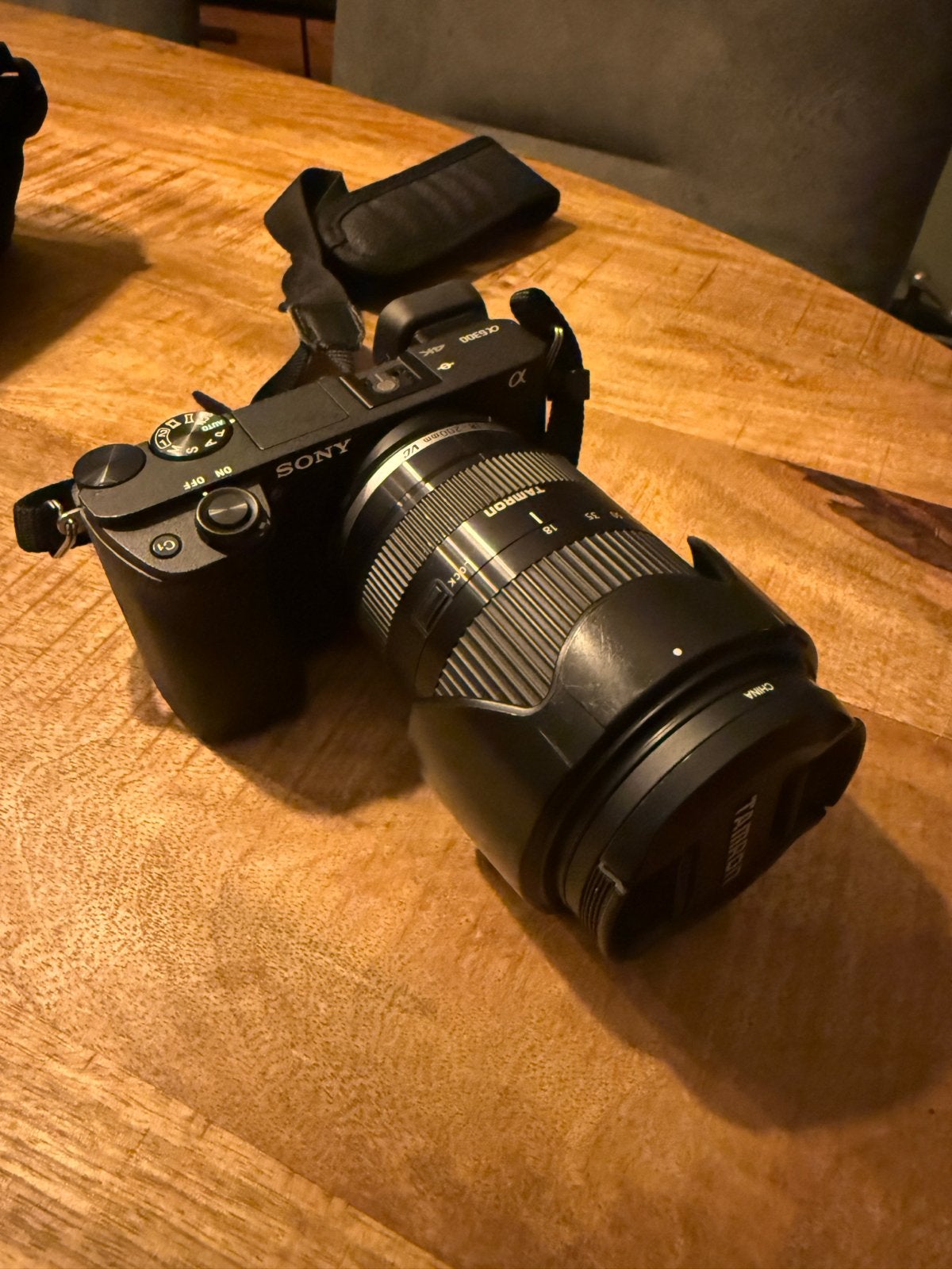 Sony Alpha a6300 met Tamron 18-200mm en Sony 50mm f/1.8