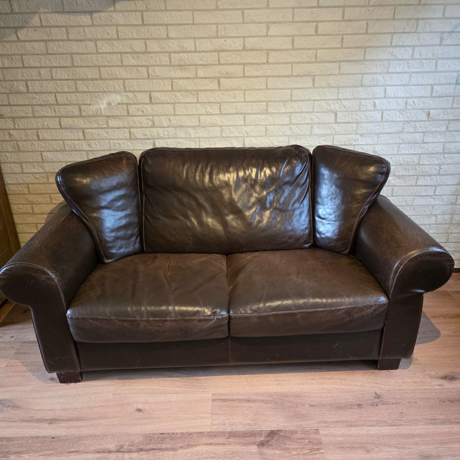 Comfortabele bruine leren tweezitsbank, Ophalen, Gebruikt, Klassiek, 150 tot 200 cm