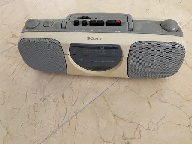Sony CFS - E10 Radio Cassette recorder, Audio, Tv en Foto, Radio's, Ophalen of Verzenden, Gebruikt, Radio