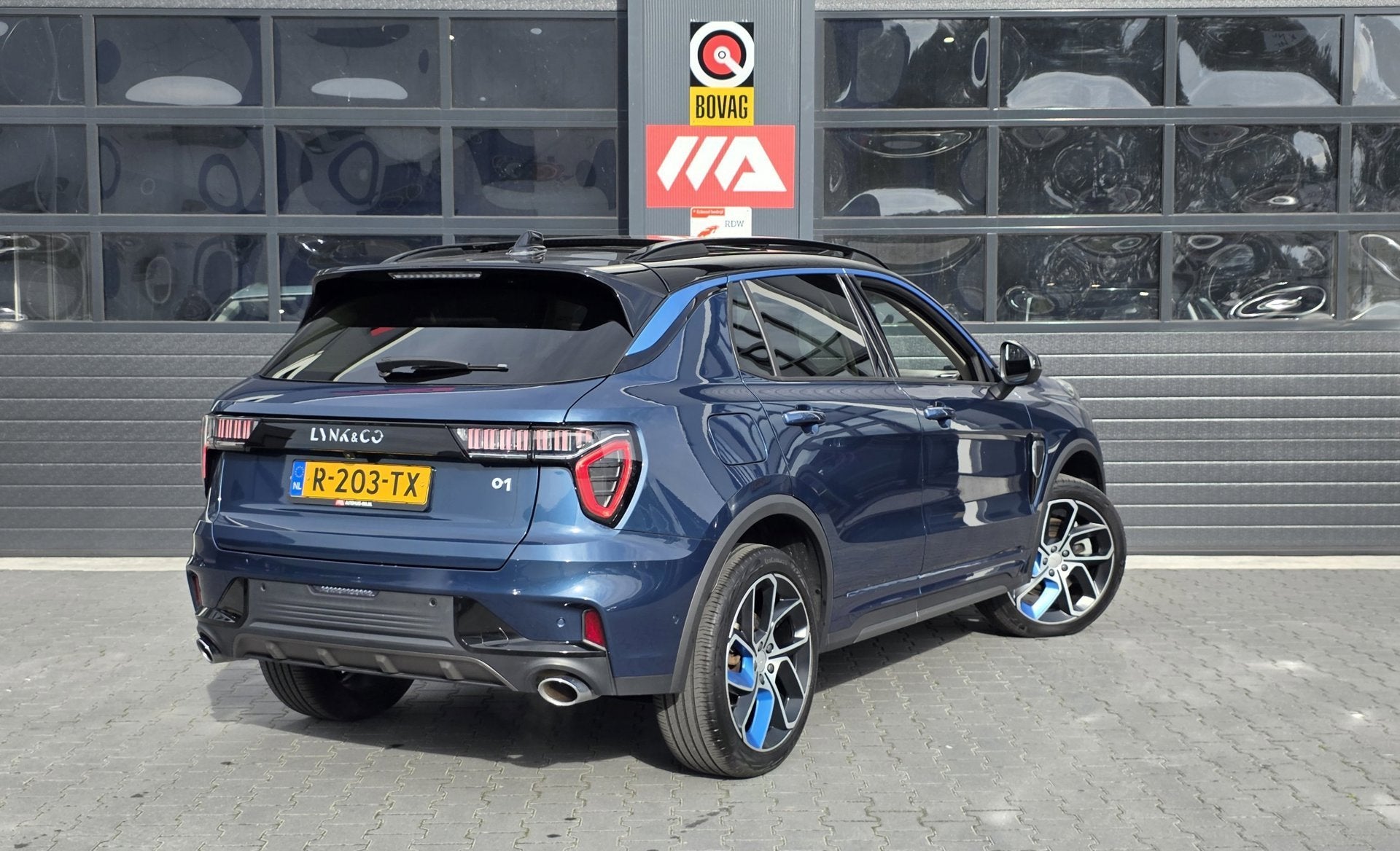 Lynk & Co 01 1.5 | PANO | 360 CAMERA | CARPLAY | FULL OPTION, Auto's, Dealer onderhouden, Stof, Blauw, 120 €/maand