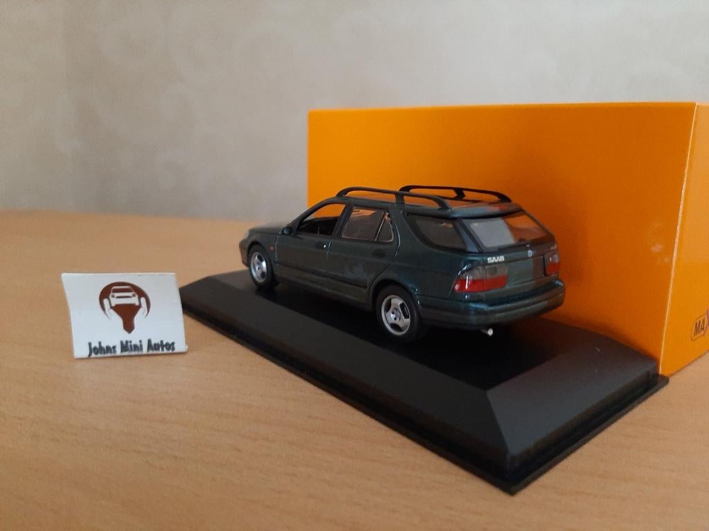 Saab 9-5 Break 1999 donkergroen metallic van Maxichamps 1:43, Overige merken, Auto, Nieuw, Ophalen of Verzenden