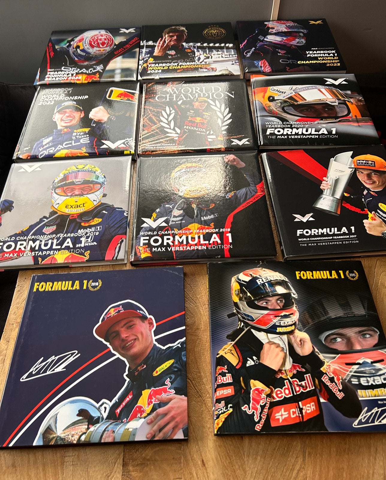 Gehele collectie Max Verstappen jaarboeken 2015 t/m 2025, Ophalen, Zo goed als nieuw, Formule 1