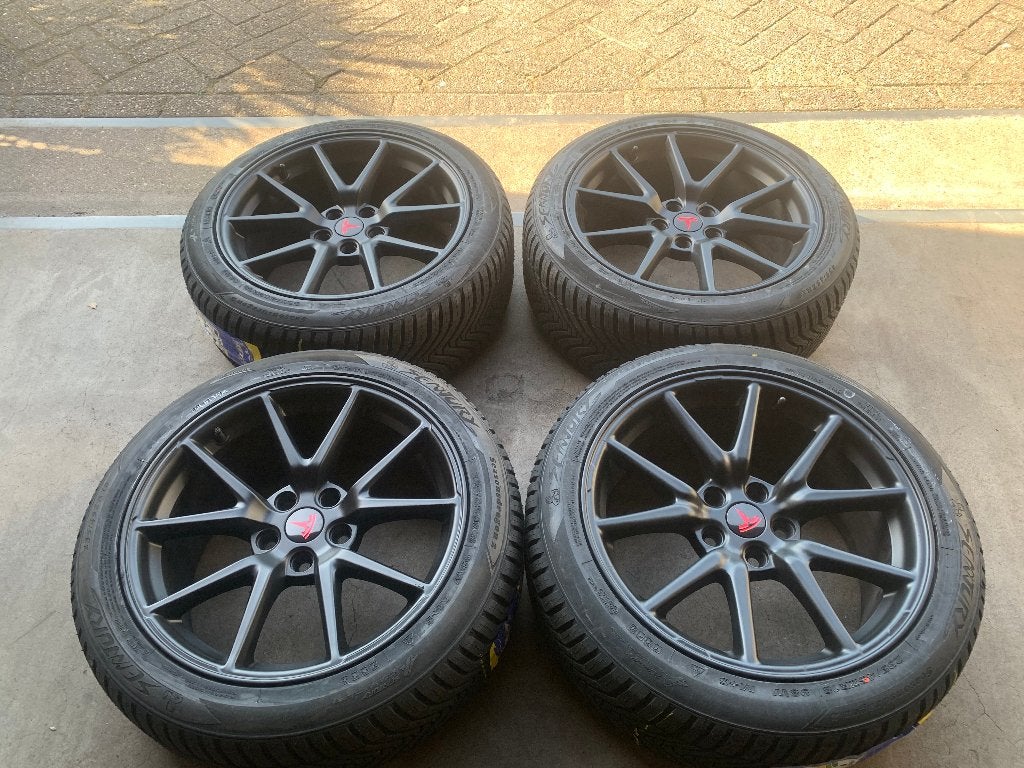 ORIGINELE TESLA MODEL 3 VELGEN + NIEUWE 4S BANDEN 235 45 18, 18 inch, ., Banden en Velgen, Nieuw