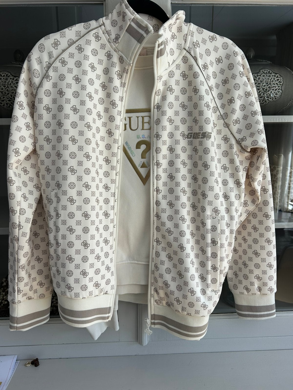 Nieuw GUESS sweater en vest, Ophalen of Verzenden, Nieuw, Beige