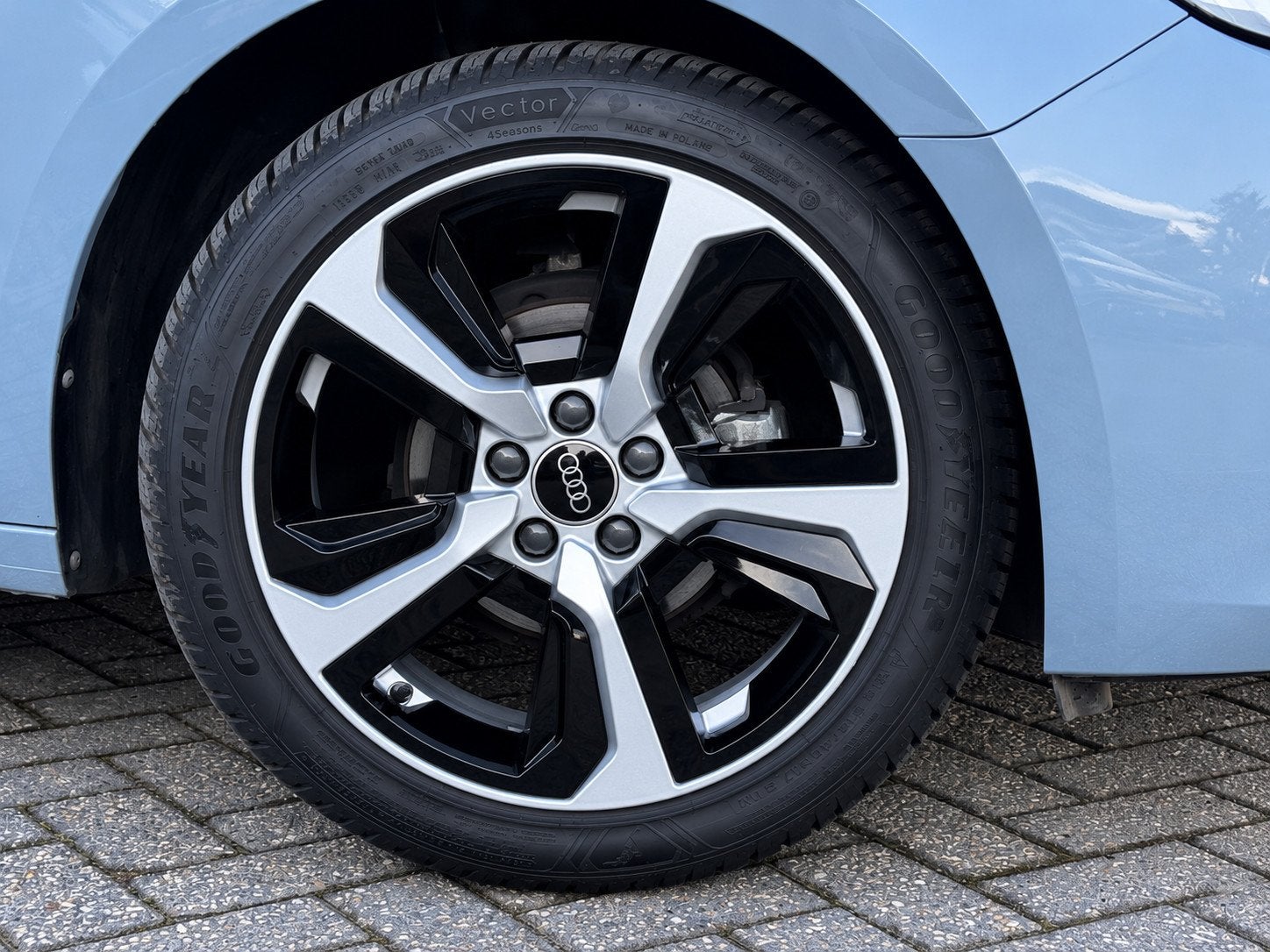 Audi A1 Sportback 25 TFSI S-line Nardo Carplay Black Optic, Auto's, Dealer onderhouden, Stof, 95 pk, Met garantie (alle)