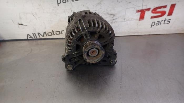 Dynamo van een Volkswagen Golf, Gebruikt, -, Volkswagen, -