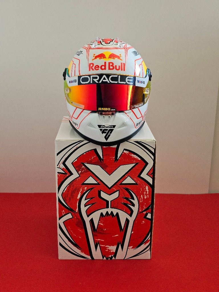 SALE: Helm 1:2, Max Verstappen # 1, GP Japan 2023. <NIEUW>, Ophalen of Verzenden, Nieuw, Formule 1