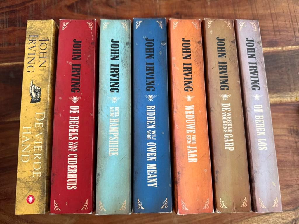 John Irving - 7 romans (oa De Wereld volgens Garp), Boeken, Ophalen of Verzenden, Zo goed als nieuw
